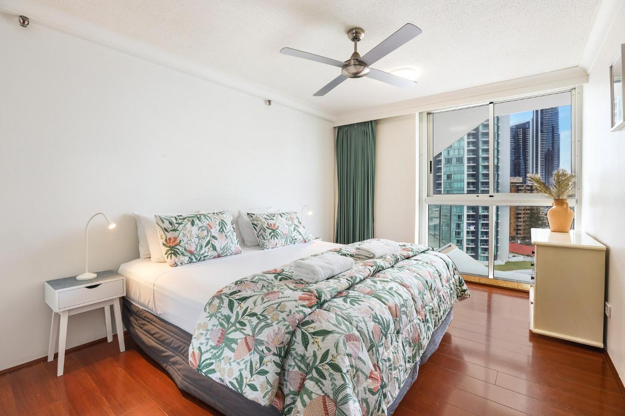 Peninsula Apartments Managed By Gchs Gold Coast Buitenkant foto