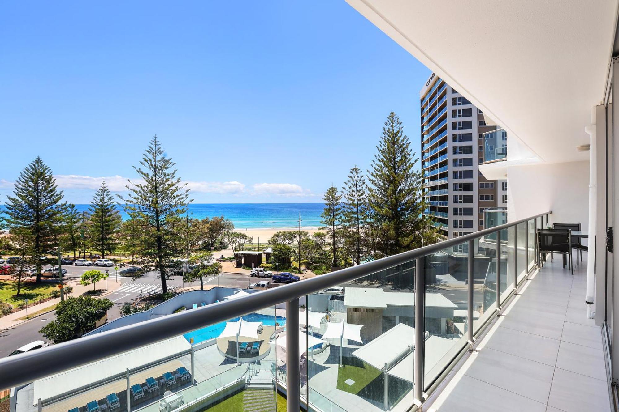 Peninsula Apartments Managed By Gchs Gold Coast Buitenkant foto