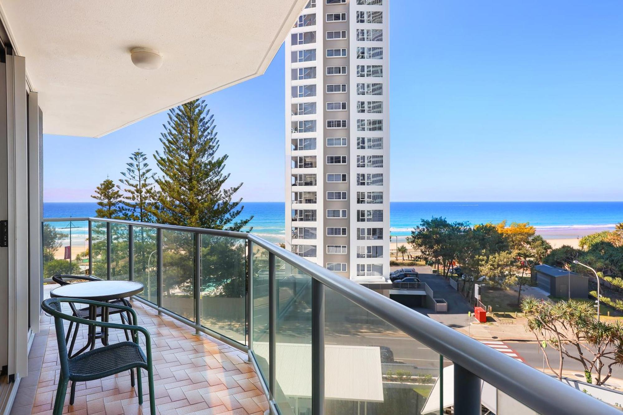 Peninsula Apartments Managed By Gchs Gold Coast Buitenkant foto